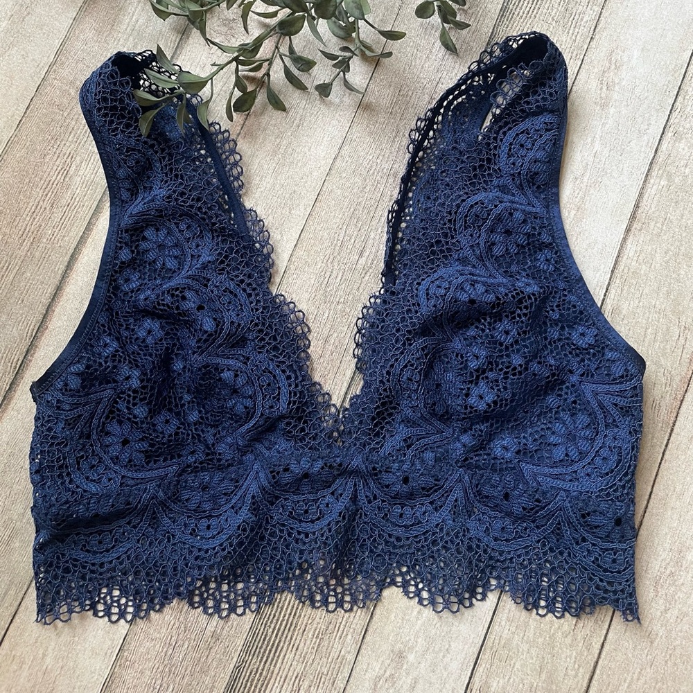 💙 Victoria’s Secret Bralette Navy Blue Lace 💙 - Picture 2 of 6